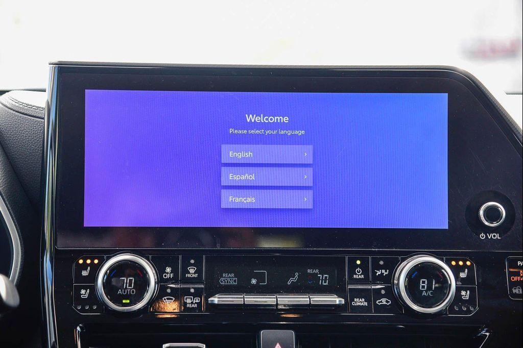 used 2023 Toyota Highlander Hybrid car, priced at $39,490