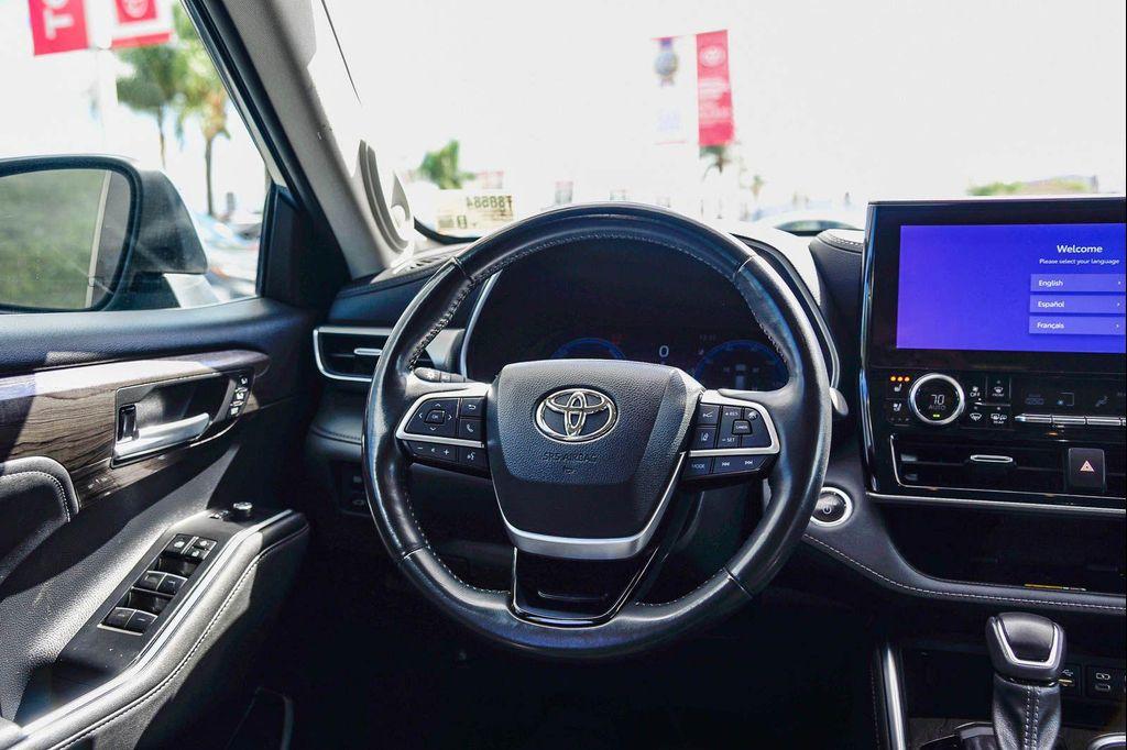 used 2023 Toyota Highlander Hybrid car, priced at $39,490