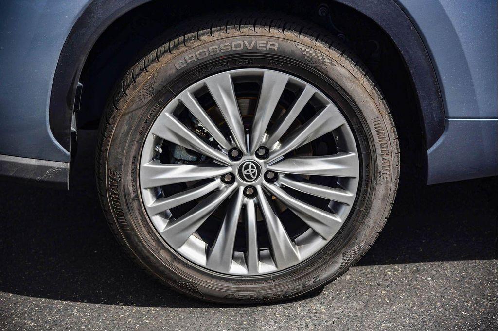 used 2023 Toyota Highlander Hybrid car, priced at $39,490