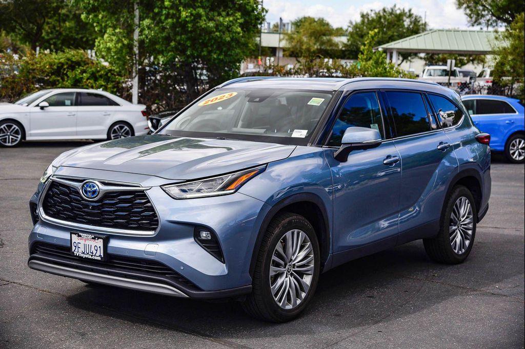 used 2023 Toyota Highlander Hybrid car, priced at $39,490