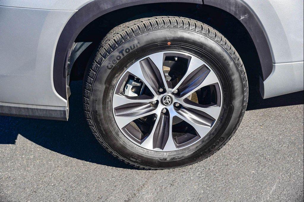 used 2021 Toyota Highlander Hybrid car, priced at $30,741