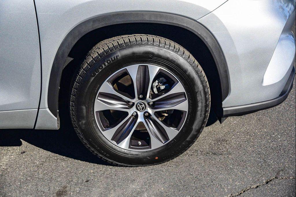 used 2021 Toyota Highlander Hybrid car, priced at $30,741