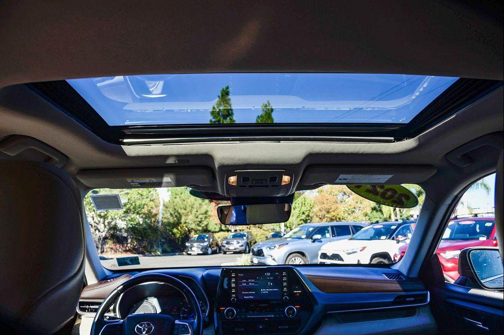 used 2021 Toyota Highlander Hybrid car, priced at $30,741