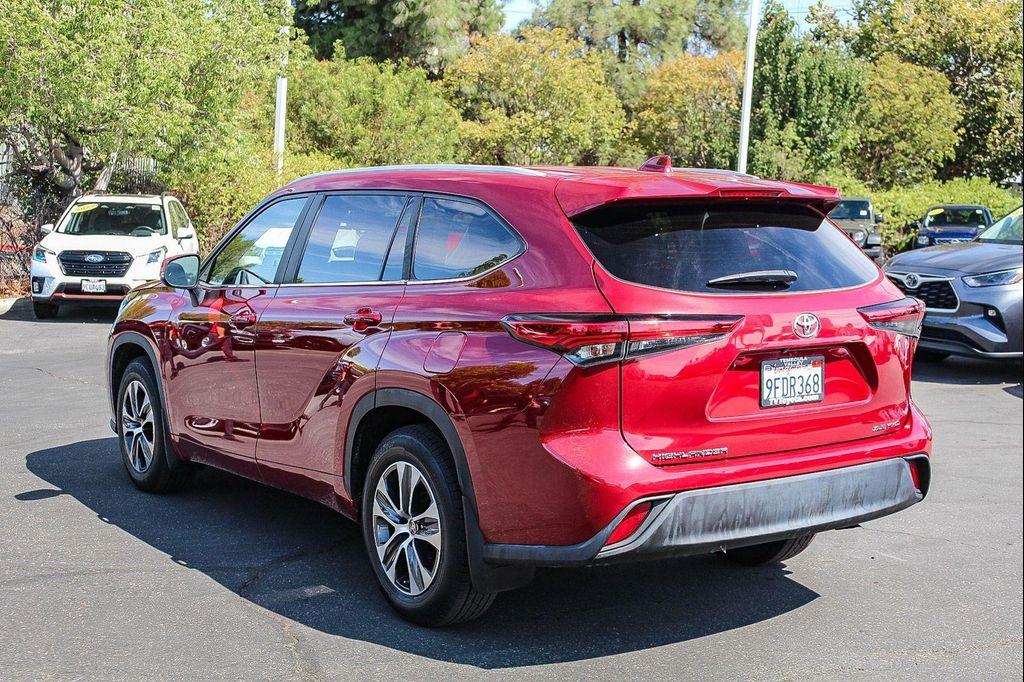 used 2023 Toyota Highlander car, priced at $32,295