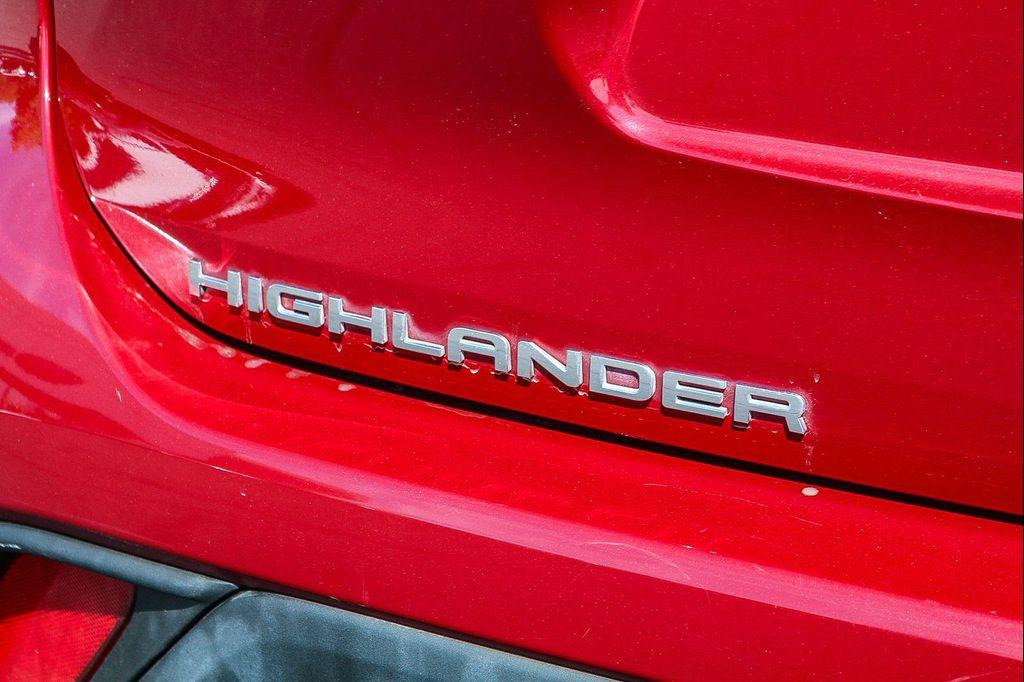 used 2023 Toyota Highlander car, priced at $32,295