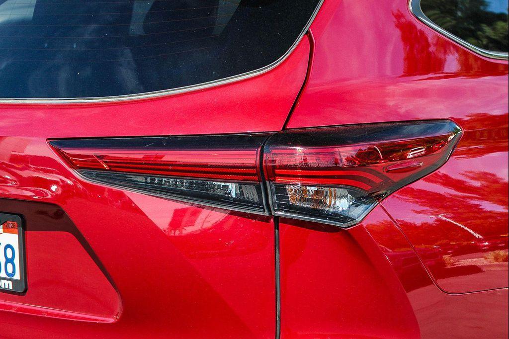 used 2023 Toyota Highlander car, priced at $32,295