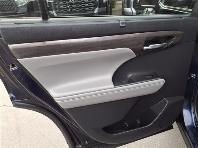 used 2022 Toyota Highlander car, priced at $37,458