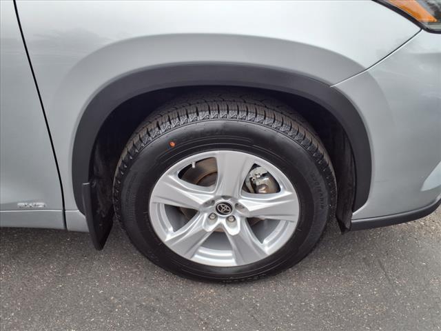 used 2021 Toyota Highlander Hybrid car, priced at $33,894