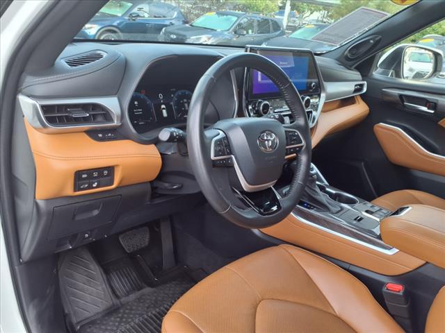 used 2023 Toyota Highlander car, priced at $42,995