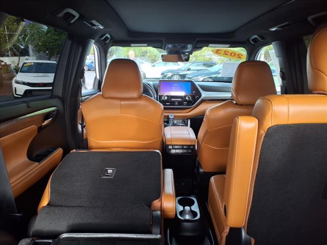 used 2023 Toyota Highlander car, priced at $42,995