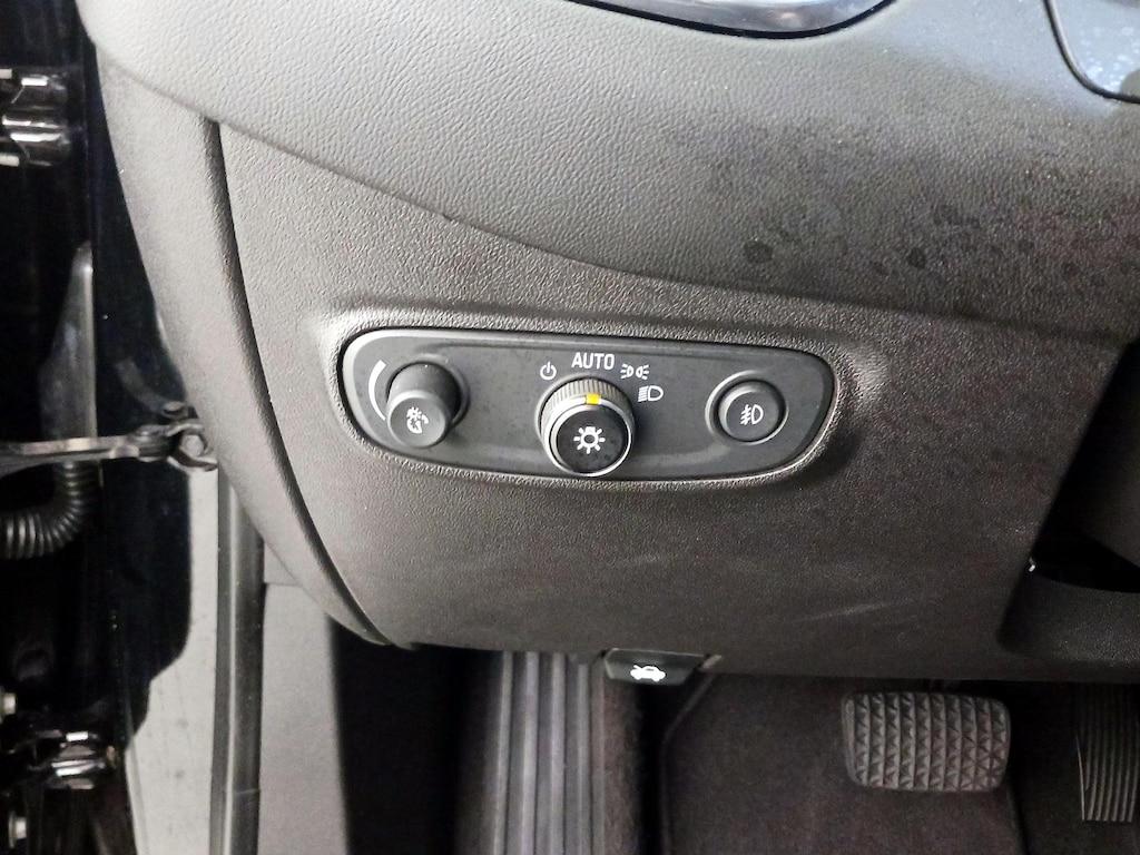 used 2021 Chevrolet Equinox car, priced at $18,998