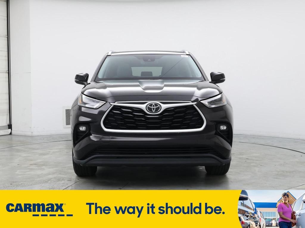 used 2021 Toyota Highlander car, priced at $35,998