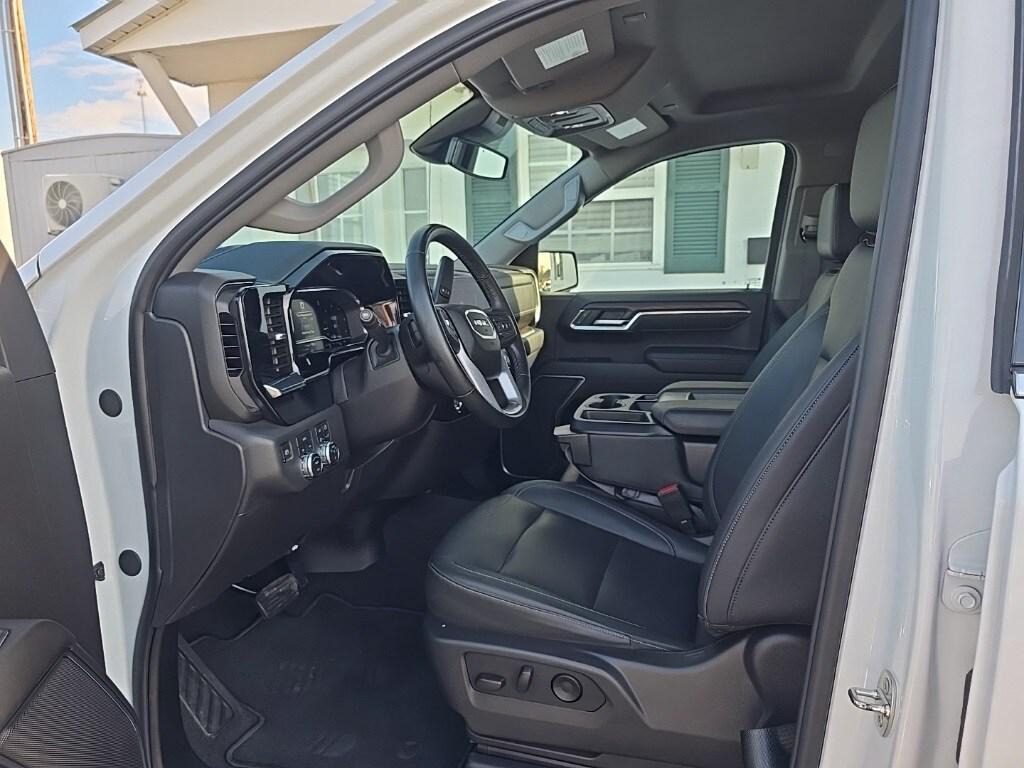used 2024 GMC Sierra 1500 car, priced at $43,890
