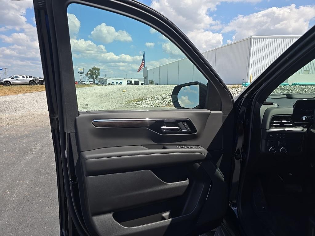 new 2025 Chevrolet Tahoe car, priced at $57,360