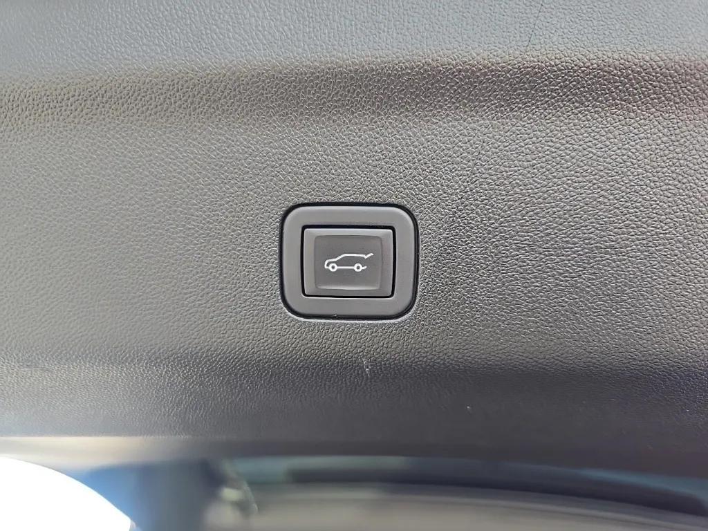 used 2024 Chevrolet Tahoe car, priced at $82,990