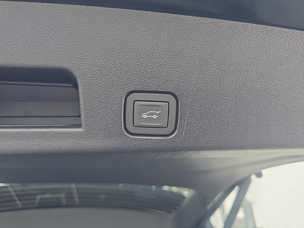 new 2026 Chevrolet Traverse car, priced at $49,068