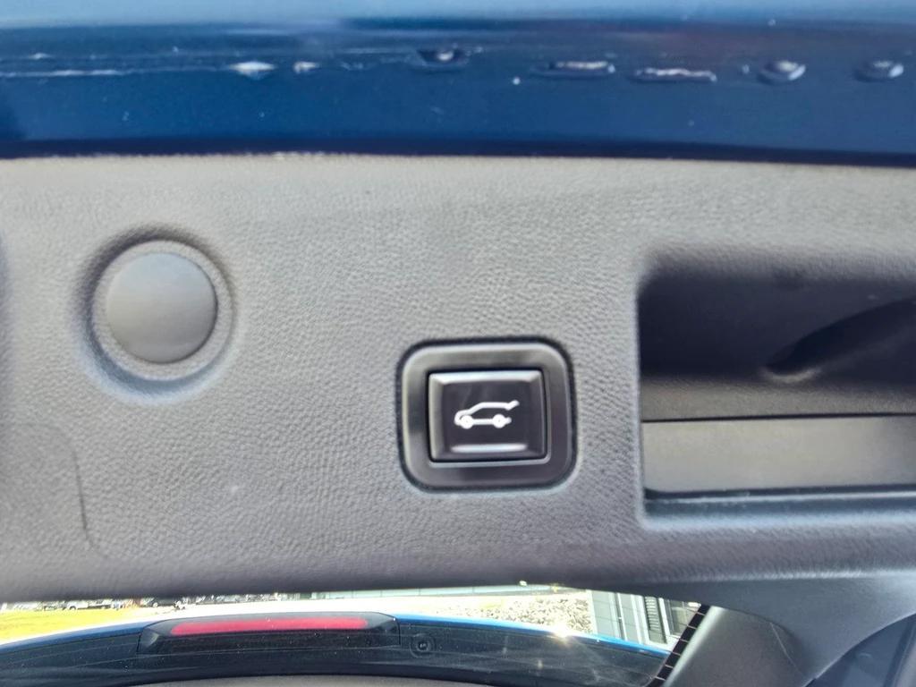 used 2021 Chevrolet Equinox car, priced at $16,998