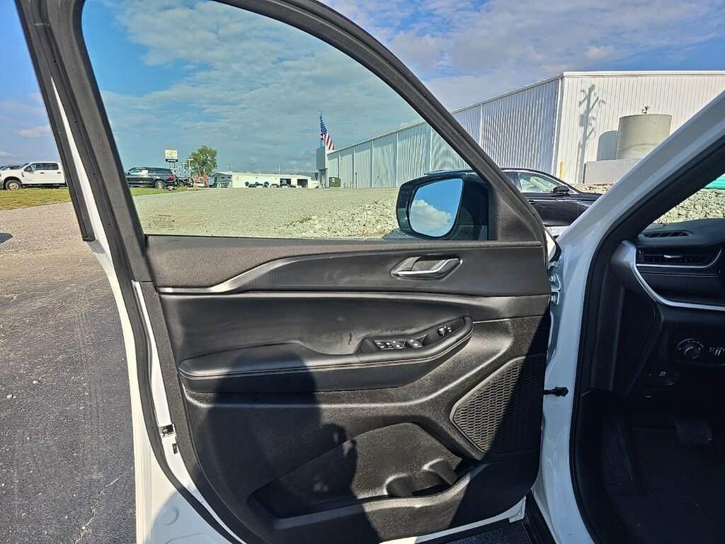 used 2024 Jeep Grand Cherokee L car, priced at $29,890