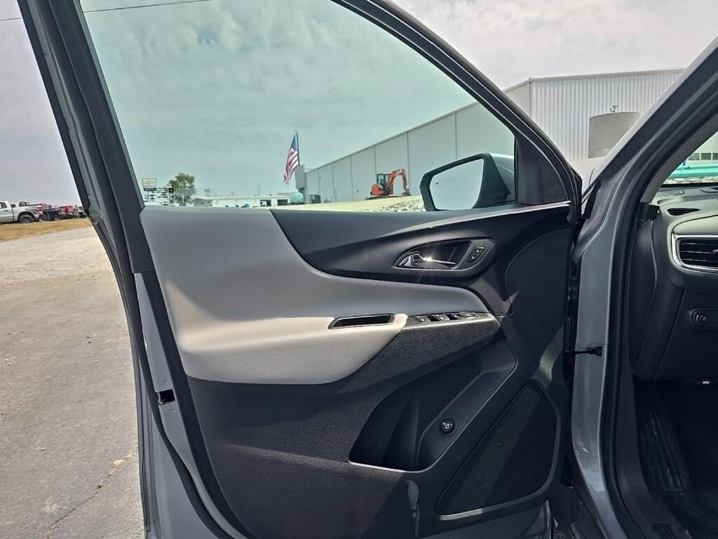 used 2024 Chevrolet Equinox car, priced at $21,888