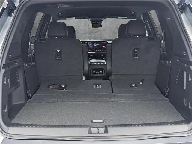 new 2025 Chevrolet Traverse car, priced at $48,030