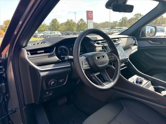 new 2025 Jeep Grand Cherokee car, priced at $39,175