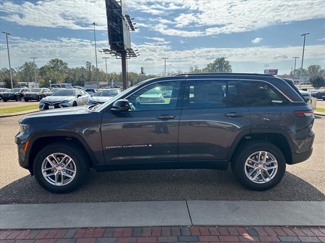 new 2025 Jeep Grand Cherokee car, priced at $39,175