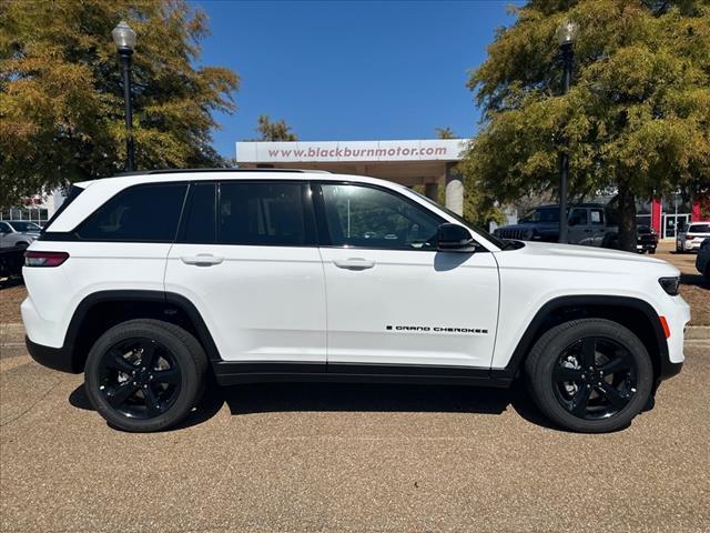 new 2025 Jeep Grand Cherokee car, priced at $44,580