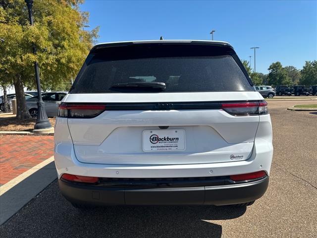 new 2025 Jeep Grand Cherokee car, priced at $44,580