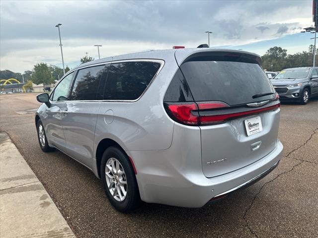 used 2023 Chrysler Pacifica car, priced at $27,477