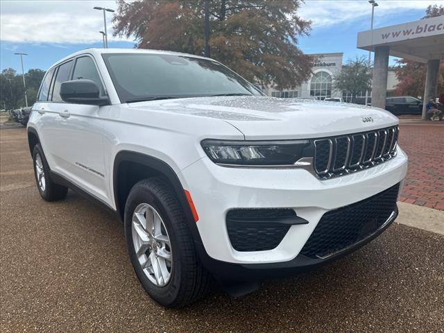 new 2025 Jeep Grand Cherokee car, priced at $40,375