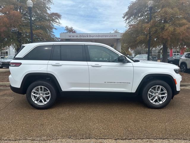 new 2025 Jeep Grand Cherokee car, priced at $40,375