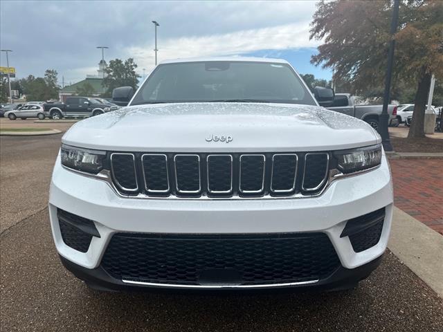 new 2025 Jeep Grand Cherokee car, priced at $40,375