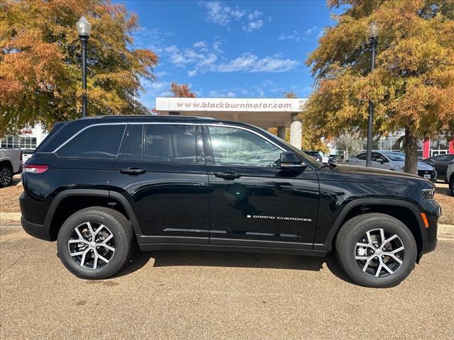 new 2025 Jeep Grand Cherokee car, priced at $44,295