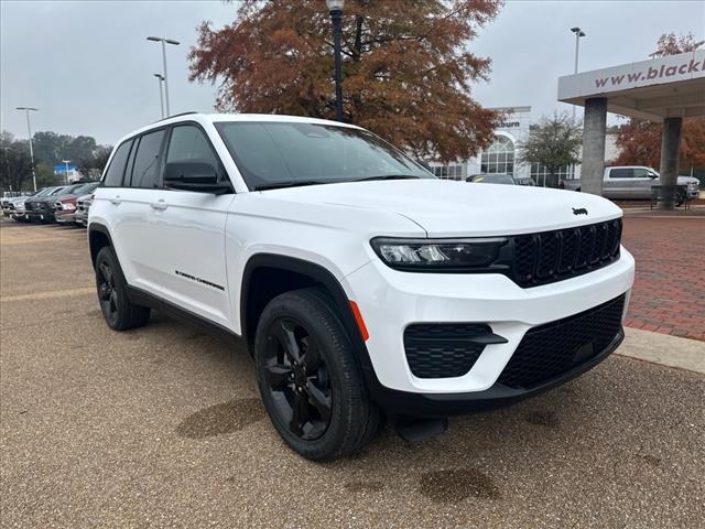 new 2025 Jeep Grand Cherokee car, priced at $45,580