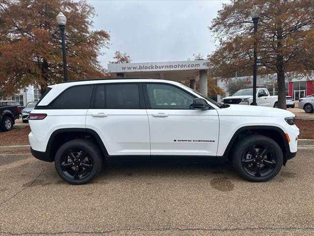 new 2025 Jeep Grand Cherokee car, priced at $44,580