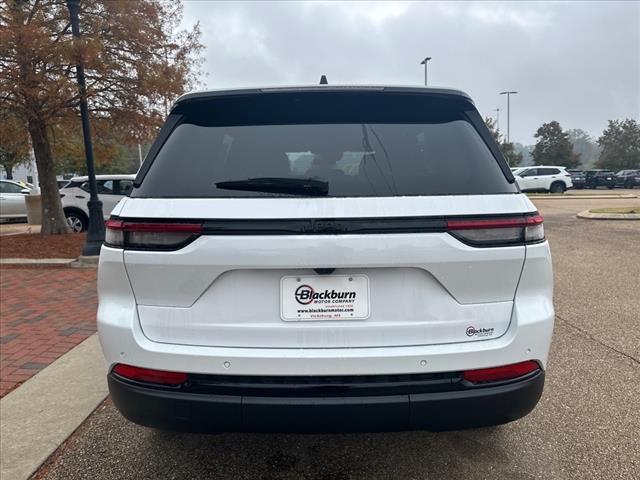 new 2025 Jeep Grand Cherokee car, priced at $45,580