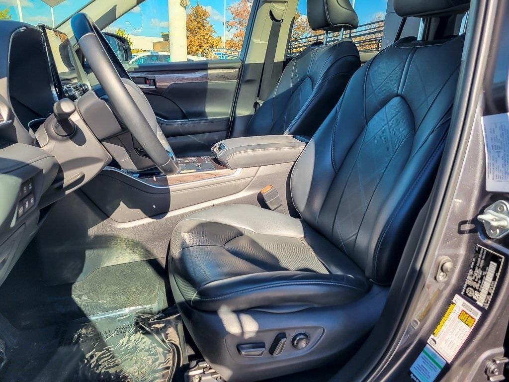 used 2021 Toyota Highlander Hybrid car, priced at $39,798