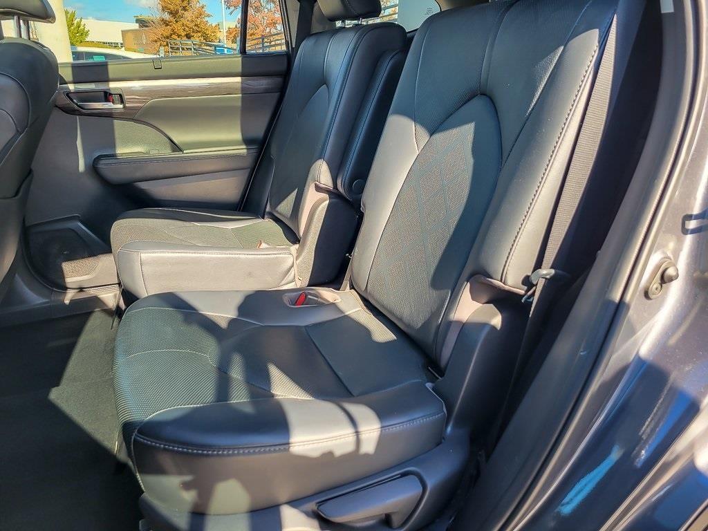 used 2021 Toyota Highlander Hybrid car, priced at $39,798