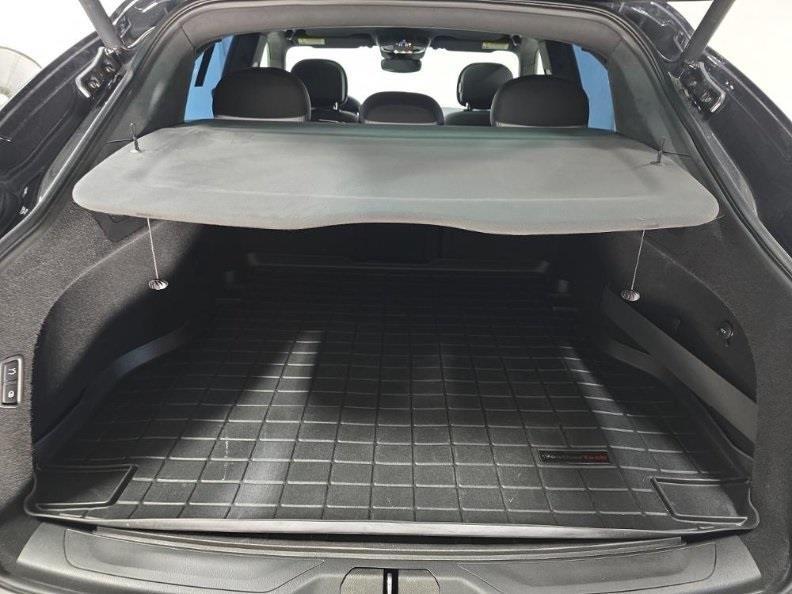 used 2022 Maserati Levante car, priced at $42,289