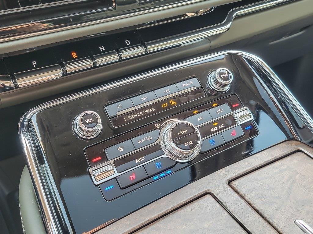 used 2022 Lincoln Navigator car, priced at $59,889