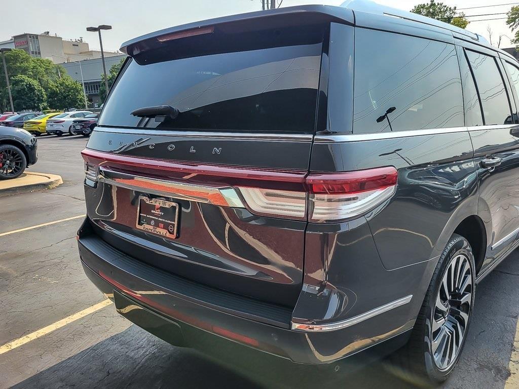 used 2022 Lincoln Navigator car, priced at $59,889