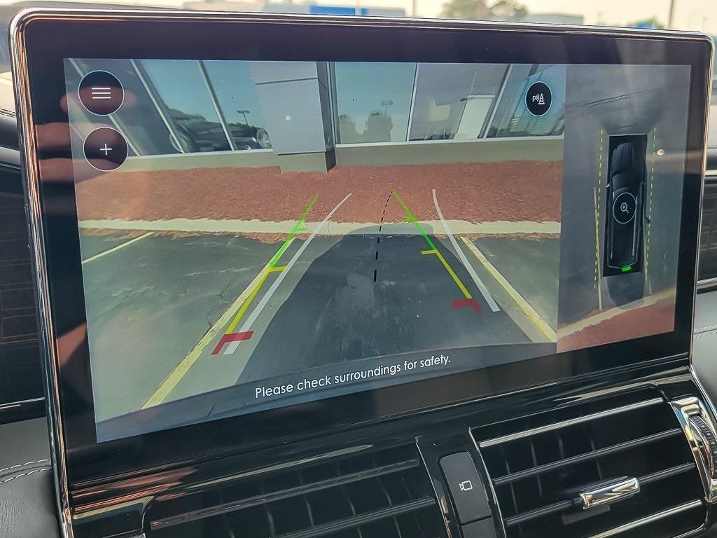 used 2022 Lincoln Navigator car, priced at $59,889