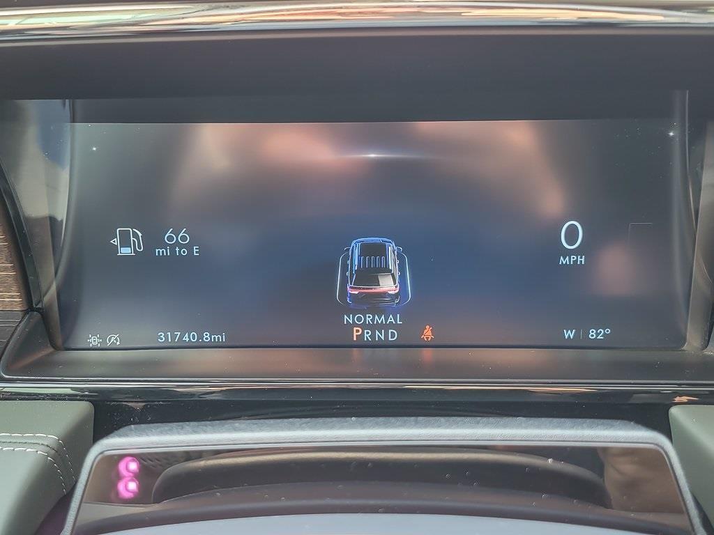 used 2022 Lincoln Navigator car, priced at $59,889