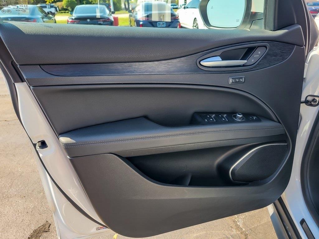 used 2022 Alfa Romeo Stelvio car, priced at $22,989