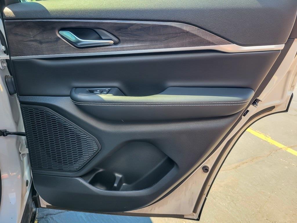 used 2023 Jeep Grand Cherokee car, priced at $34,839