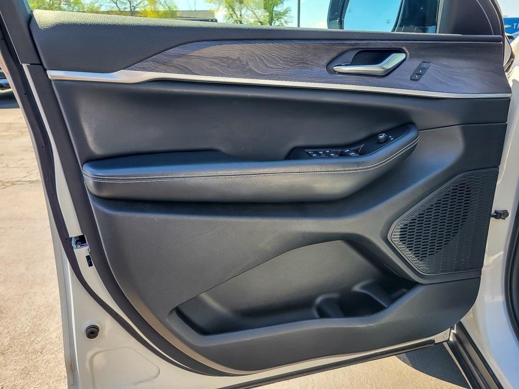 used 2023 Jeep Grand Cherokee car, priced at $34,839
