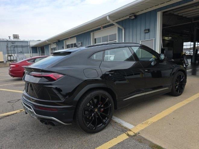 used 2021 Lamborghini Urus car, priced at $195,746