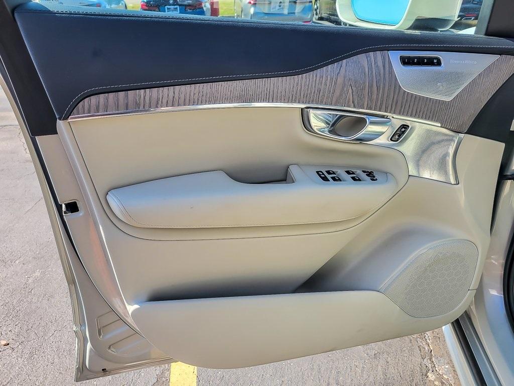 used 2022 Volvo XC90 car, priced at $37,982