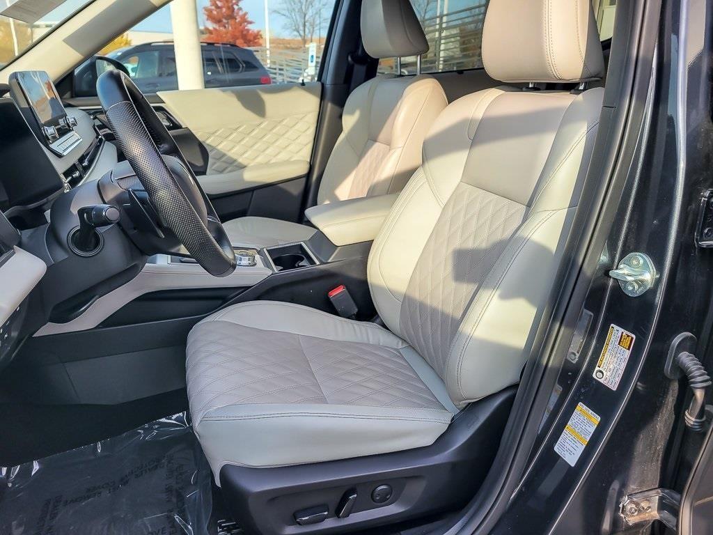 used 2024 Mitsubishi Outlander PHEV car, priced at $29,889