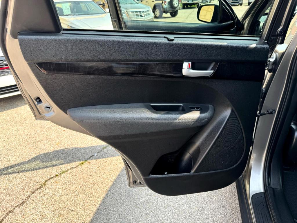 used 2015 Kia Sorento car, priced at $7,995